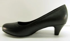 Chantana avokkaat / Musta nahka, V-aukko