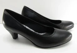 Chantana avokkaat / Musta nahka, V-aukko